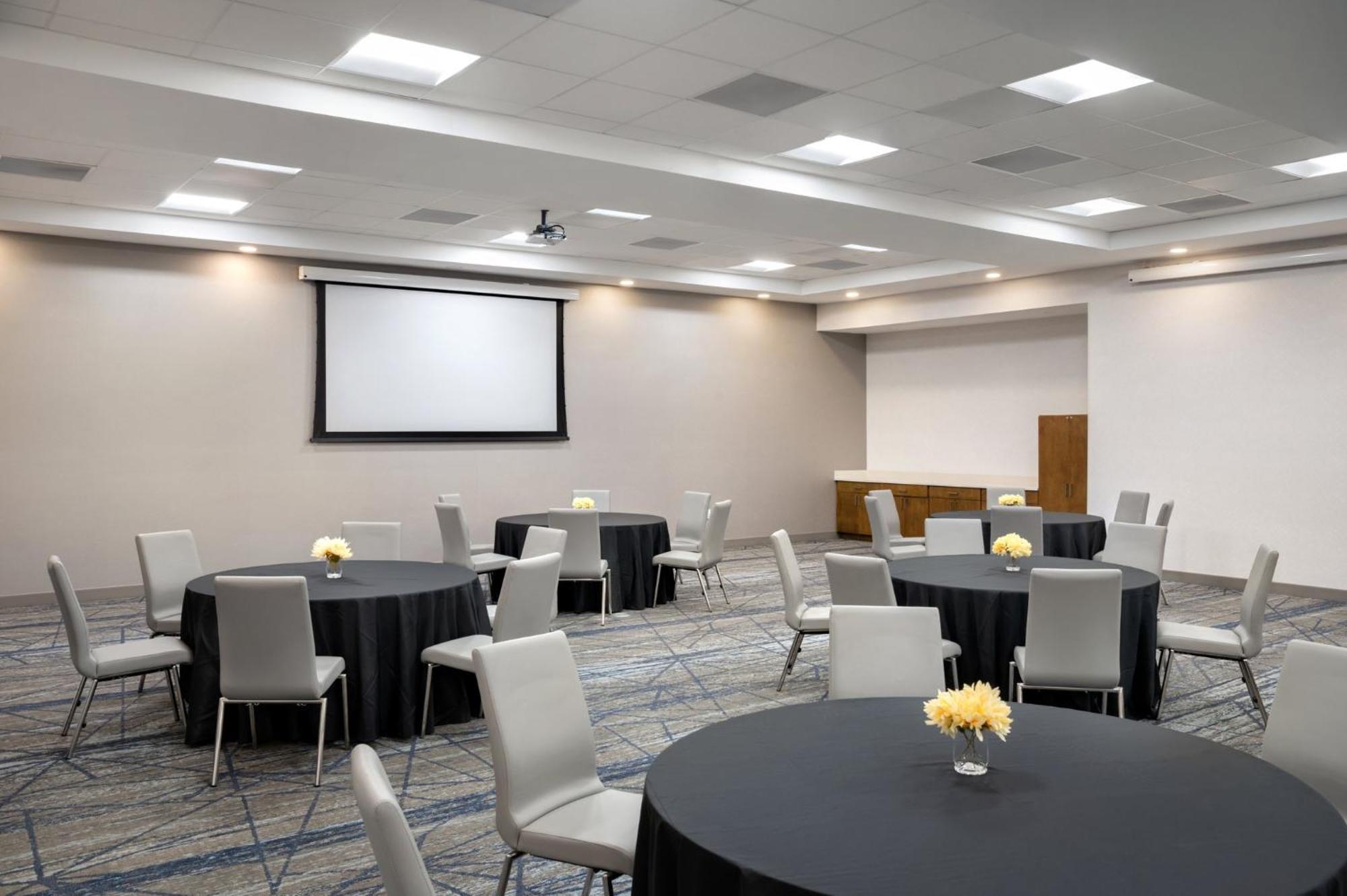 Holiday Inn Express Richmond By Ihg Eksteriør billede
