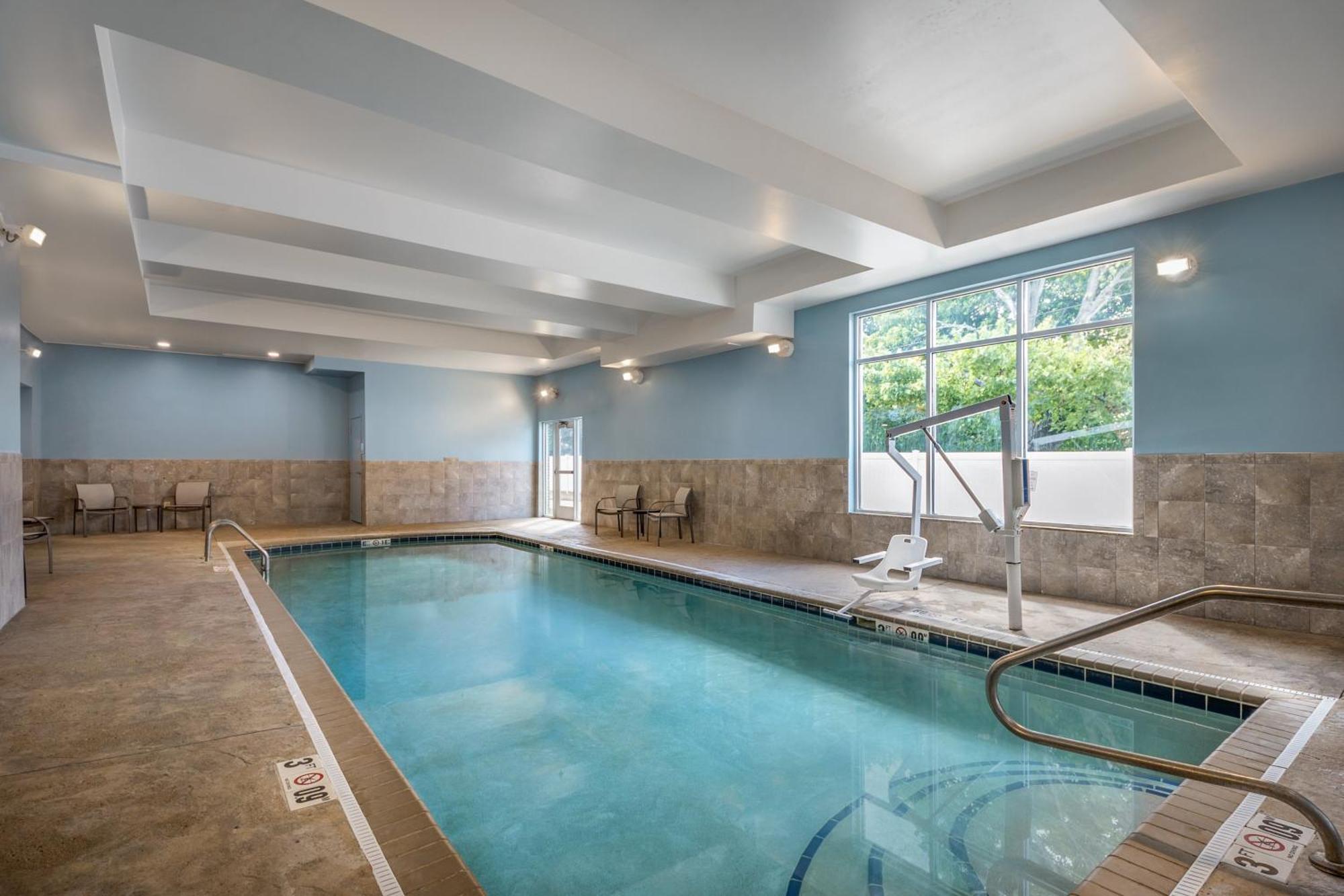Holiday Inn Express Richmond By Ihg Eksteriør billede