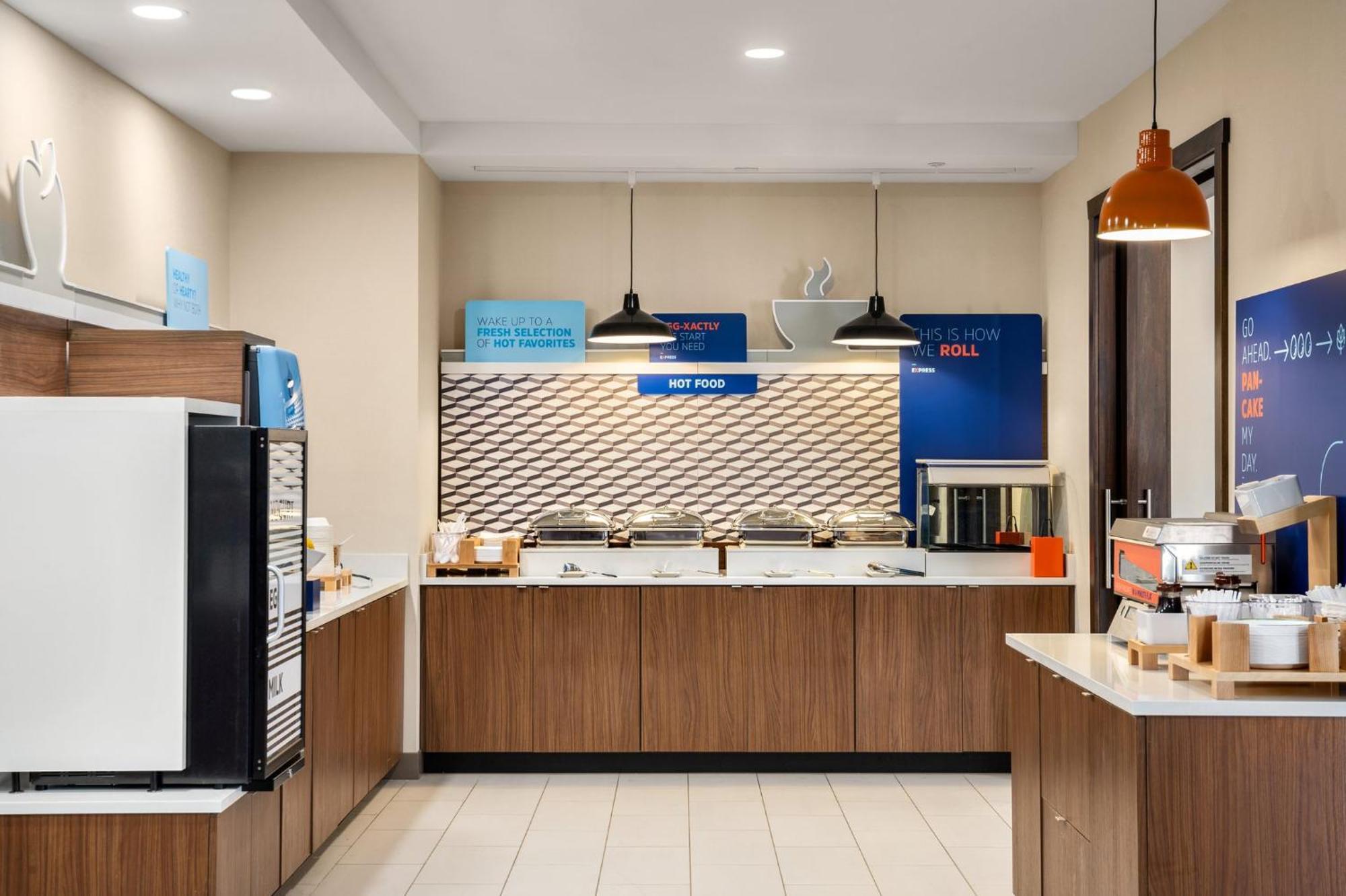 Holiday Inn Express Richmond By Ihg Eksteriør billede