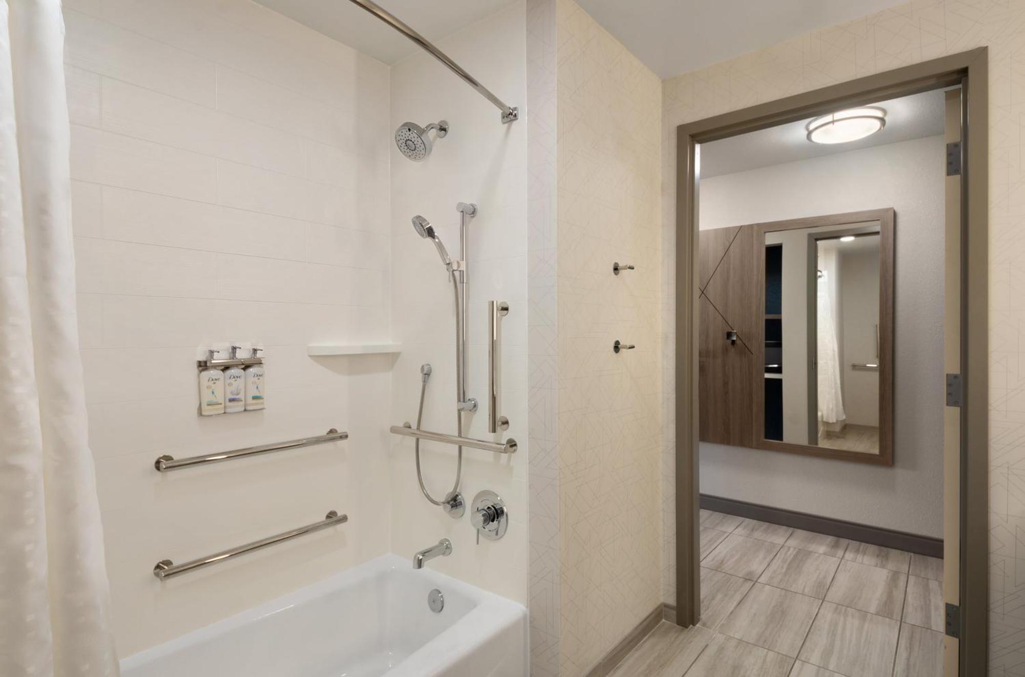 Holiday Inn Express Richmond By Ihg Eksteriør billede