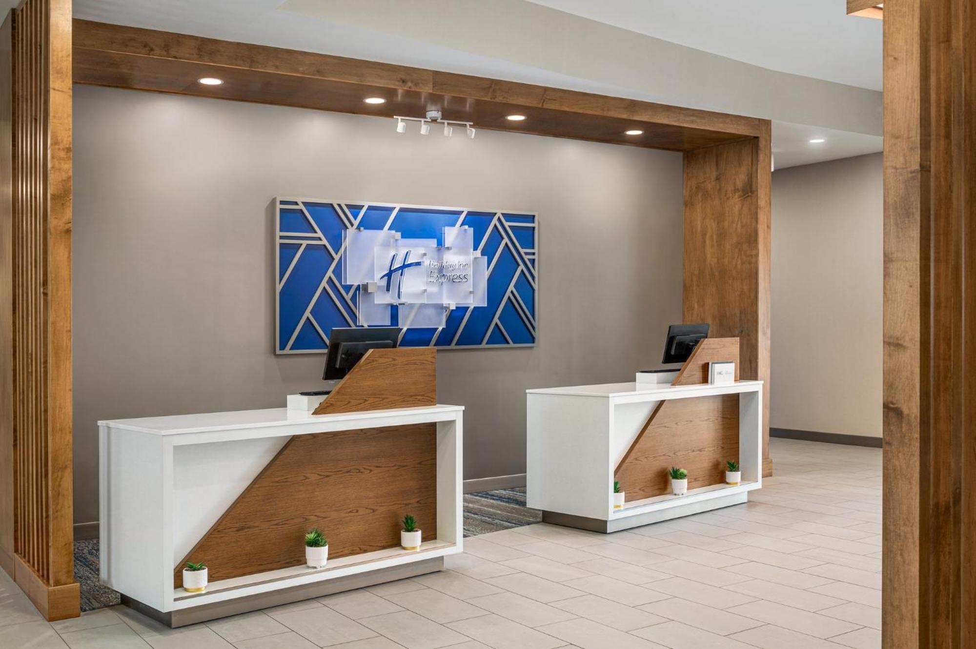 Holiday Inn Express Richmond By Ihg Eksteriør billede